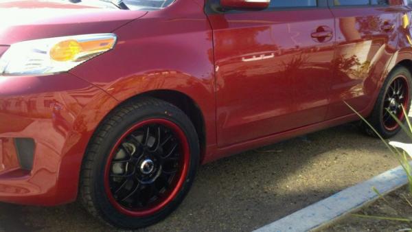 16" XXR rims with low-pro Achilles tires.
(2010 San Diego, CA.)