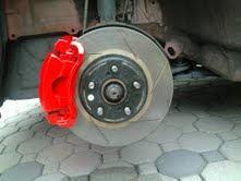 Powerslot Rotors
Hawk HPS pads
Painted calipers

all in all.....fresh :)